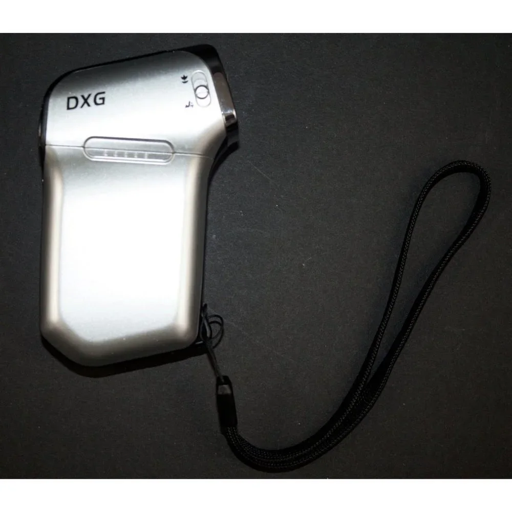 DXG QuickShots DXG-5B6V 32 MB‎ Camcorder - Silver